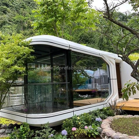 Space plus Capsule Hotel